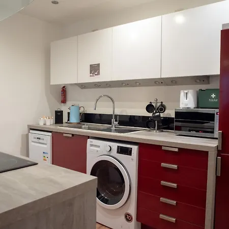 Spacious 1 Bed With Workspace, Coffee & Free Secure Parking * 버밍엄